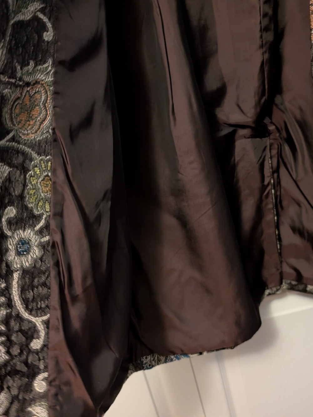 Jacquard Floral Long Women's Robe Coat in Earthy Shades with Multi-Color Accents - Picture 6 of 7
